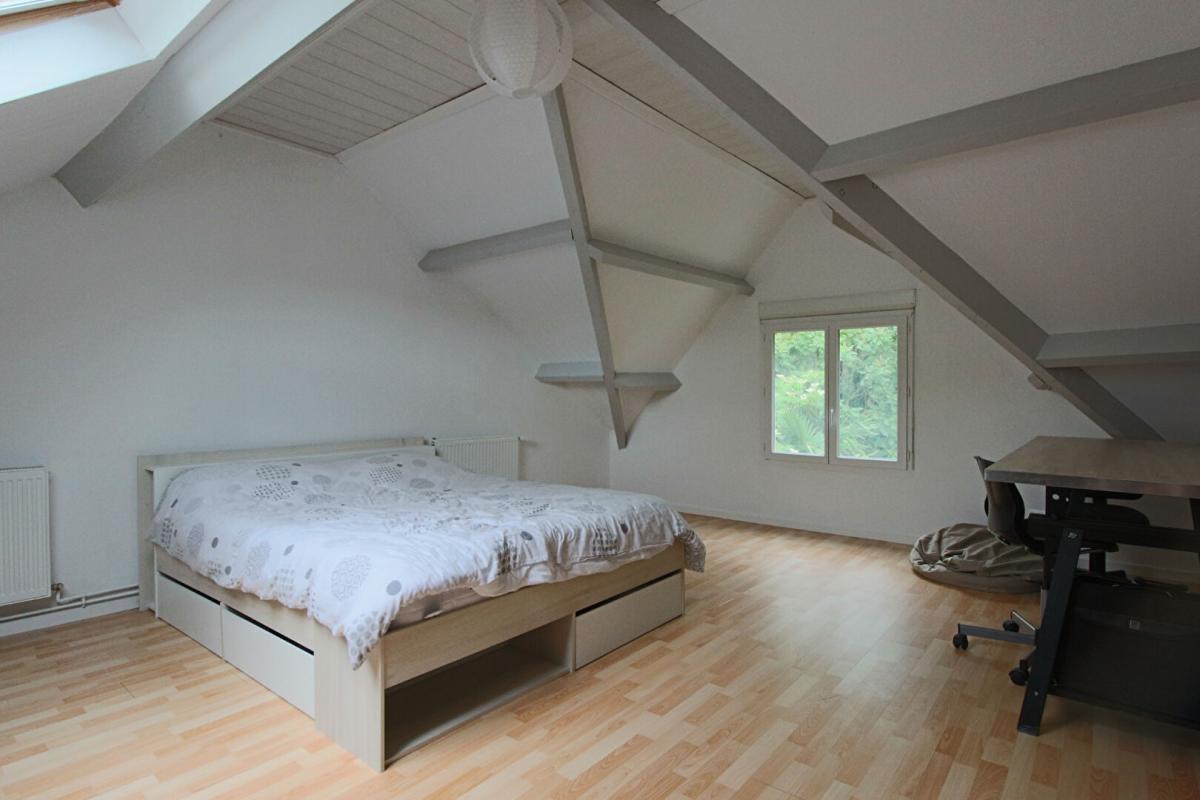 SOISSONS Maison de caractère de 140 m² avec vie de plain-pied, grand terrain et fort potentiel d'évolution 11