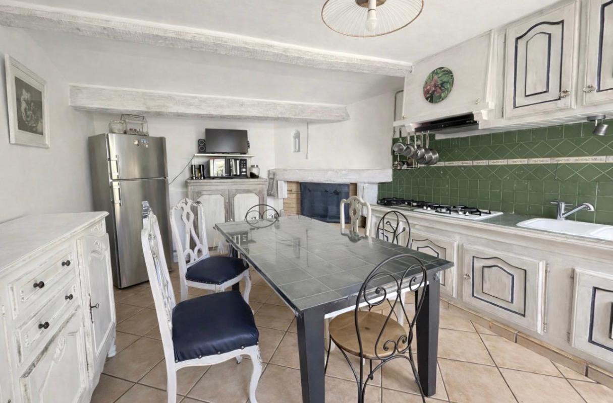 MARSAS Tout proche de Saint-André de Cubzac à Marsas - Maison Contemporaine R+1 de 135.60 m2 habitables sur un terrain clos d'environ 946 m2 - Dépendances 6