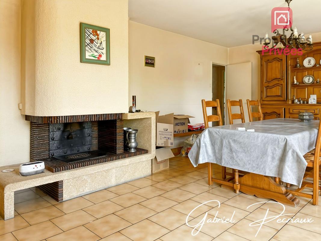 SAINT-JULIEN-LES-VILLAS Maison  4 pièce(s) 3