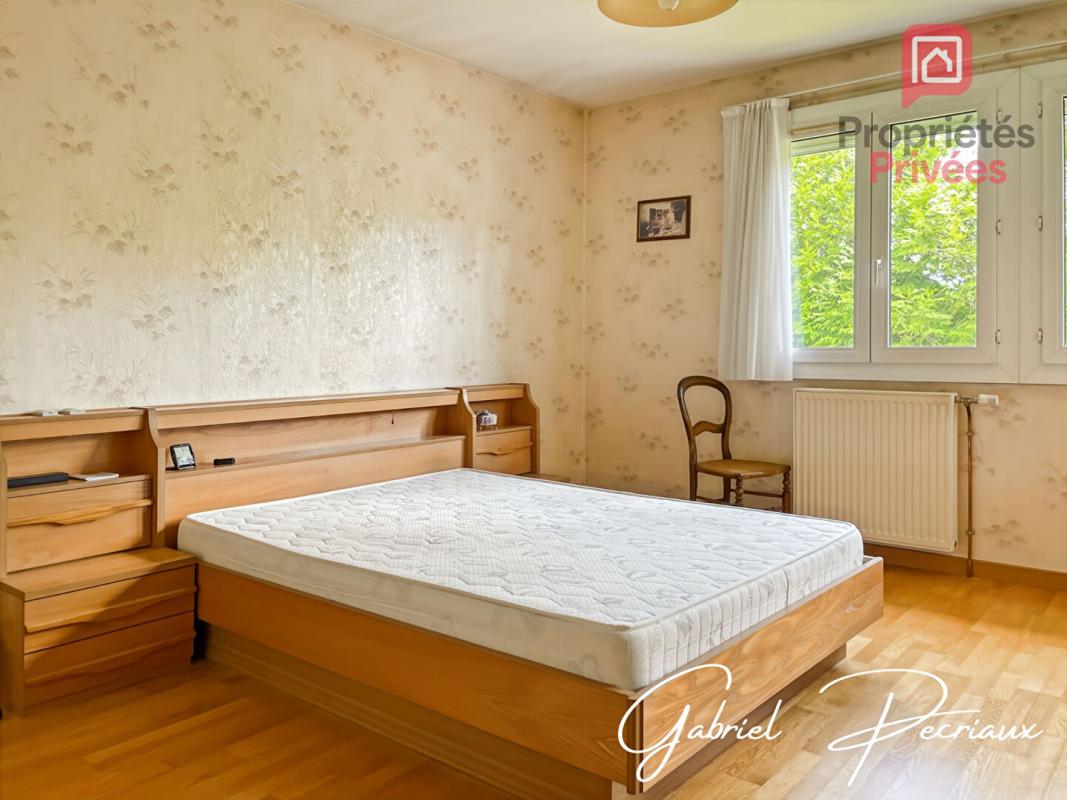 SAINT-JULIEN-LES-VILLAS Maison  4 pièce(s) 5