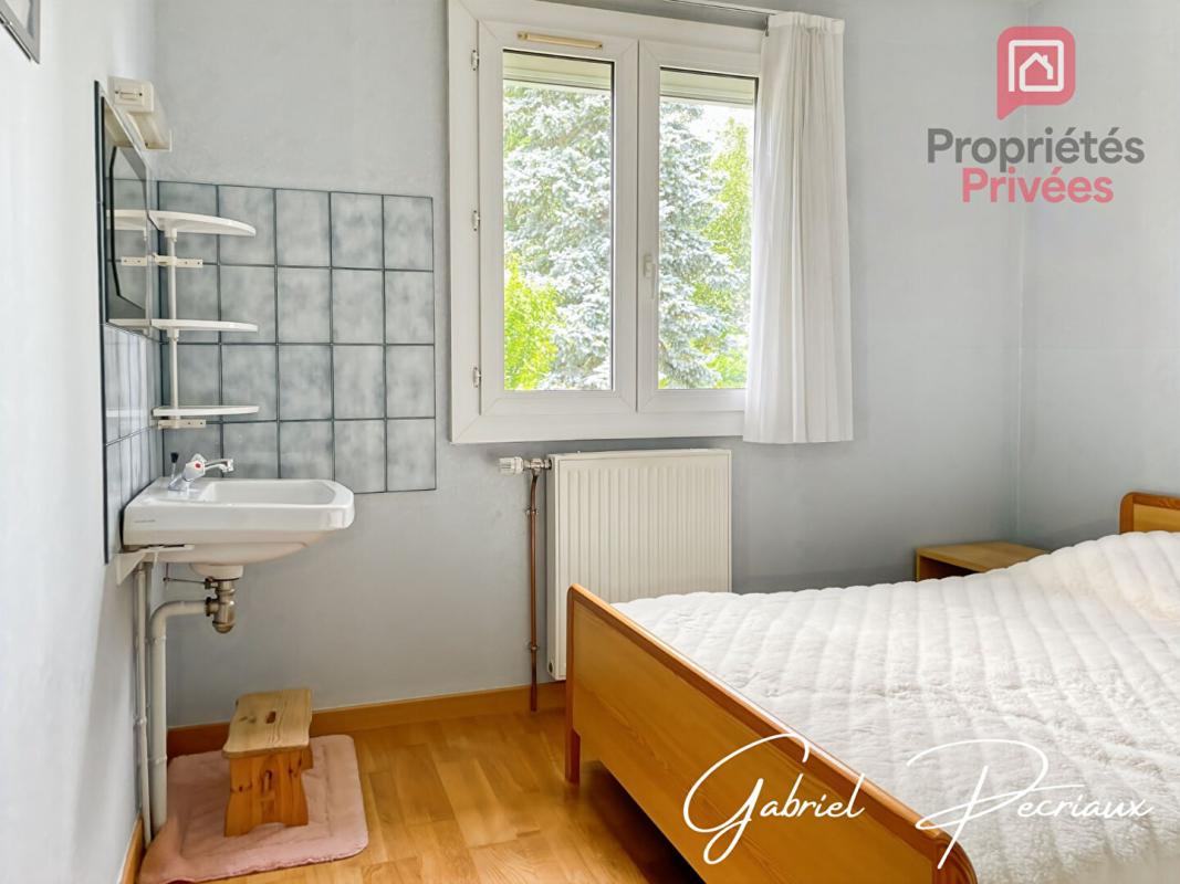 SAINT-JULIEN-LES-VILLAS Maison  4 pièce(s) 6