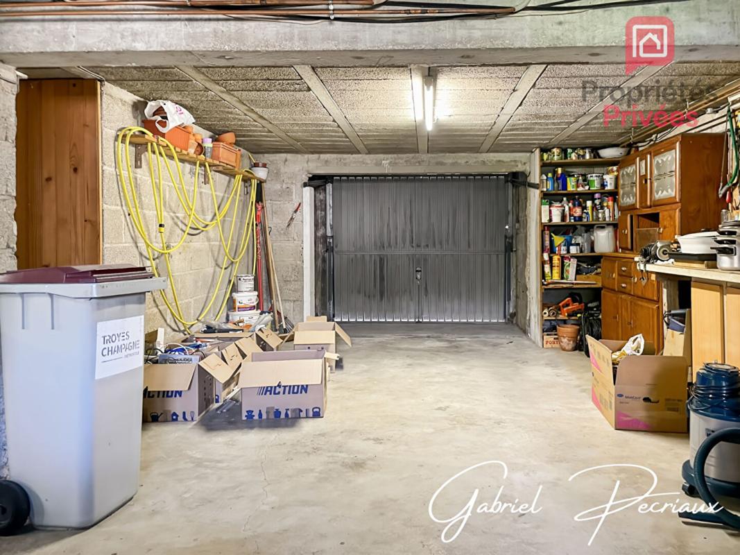 SAINT-JULIEN-LES-VILLAS Maison  4 pièce(s) 8