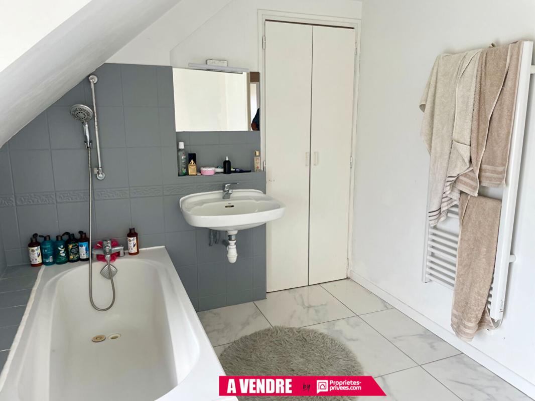 AVESSAC Maison en pierre en campagne 13