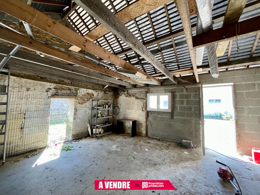 AVESSAC Maison en pierre en campagne 16