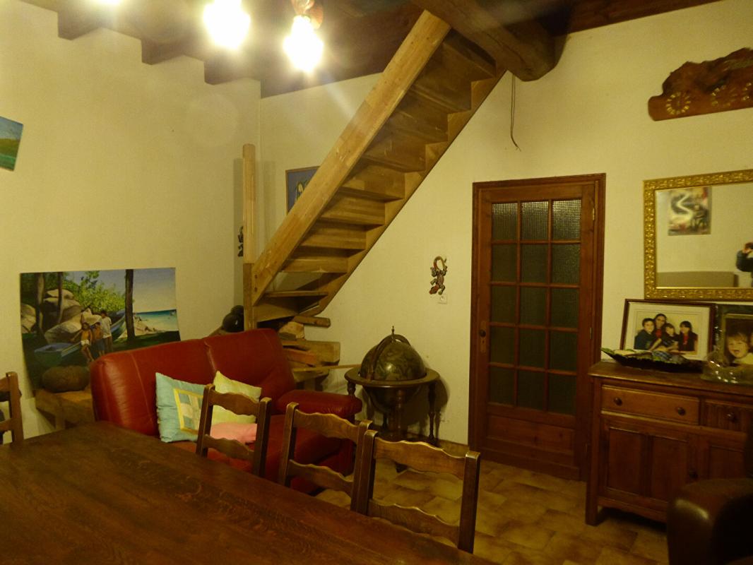MONTGUYON Maison de 140 m2  sur 5 Ha de terrain 7
