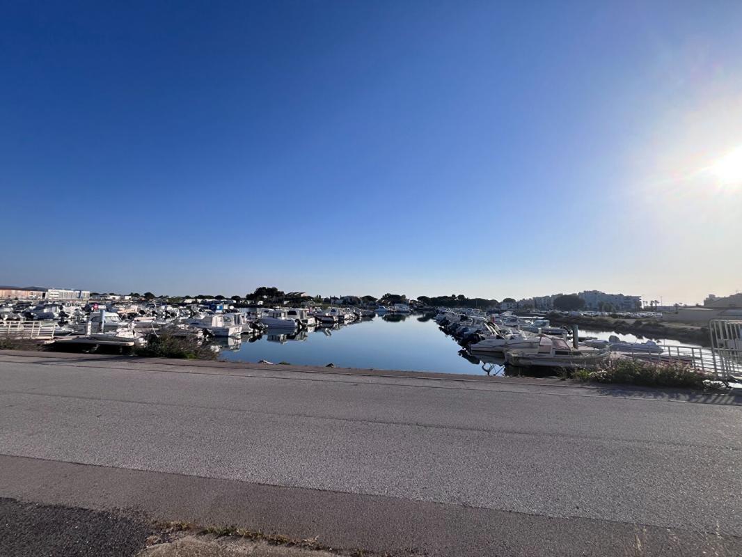 LE BARCARES Maison avec vue sur le port de 300 m² avec permis accordé pour divers projets, gros travaux et gros potentiel 1