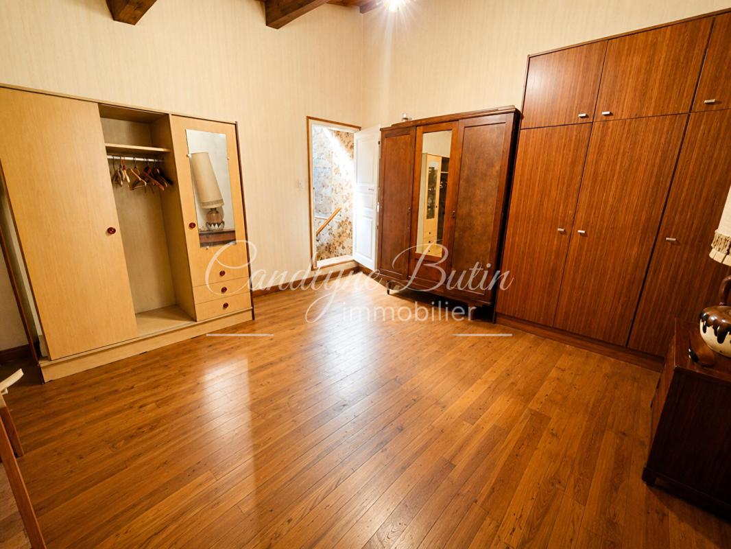 PEPIEUX Maison de village de 145 m² à rénover Fort potentiel 10