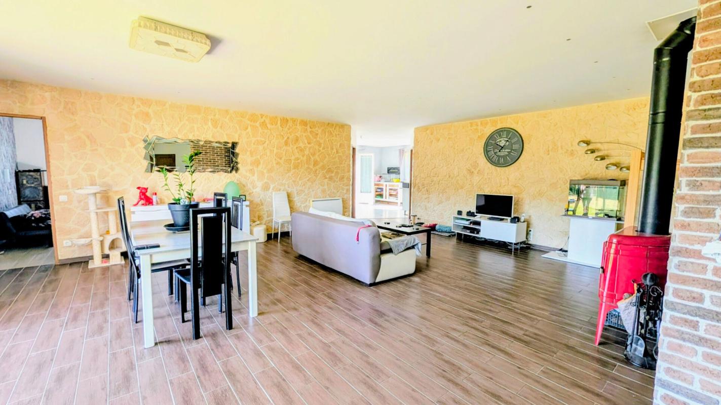 MONTPON-MENESTEROL Maison Montpon Menesterol 7 pièce(s) 190 m2 5