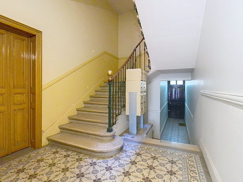 NANCY Appartement de caractère rénové ,134 m², 3 chambres, 2 caves, 1 grenier, 1 jardin en rez-de- chaussée 10