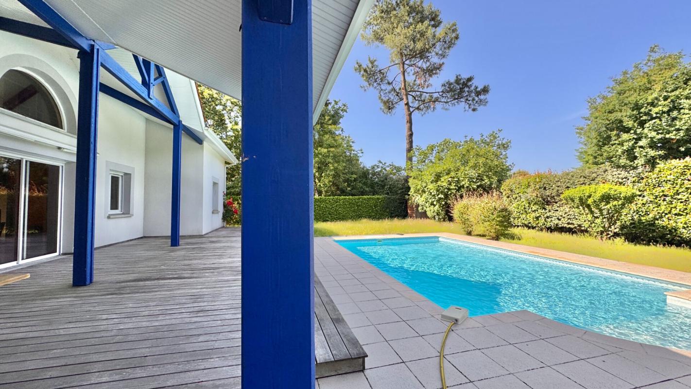 LEGE-CAP-FERRET Grande villa "atypique" avec piscine 7