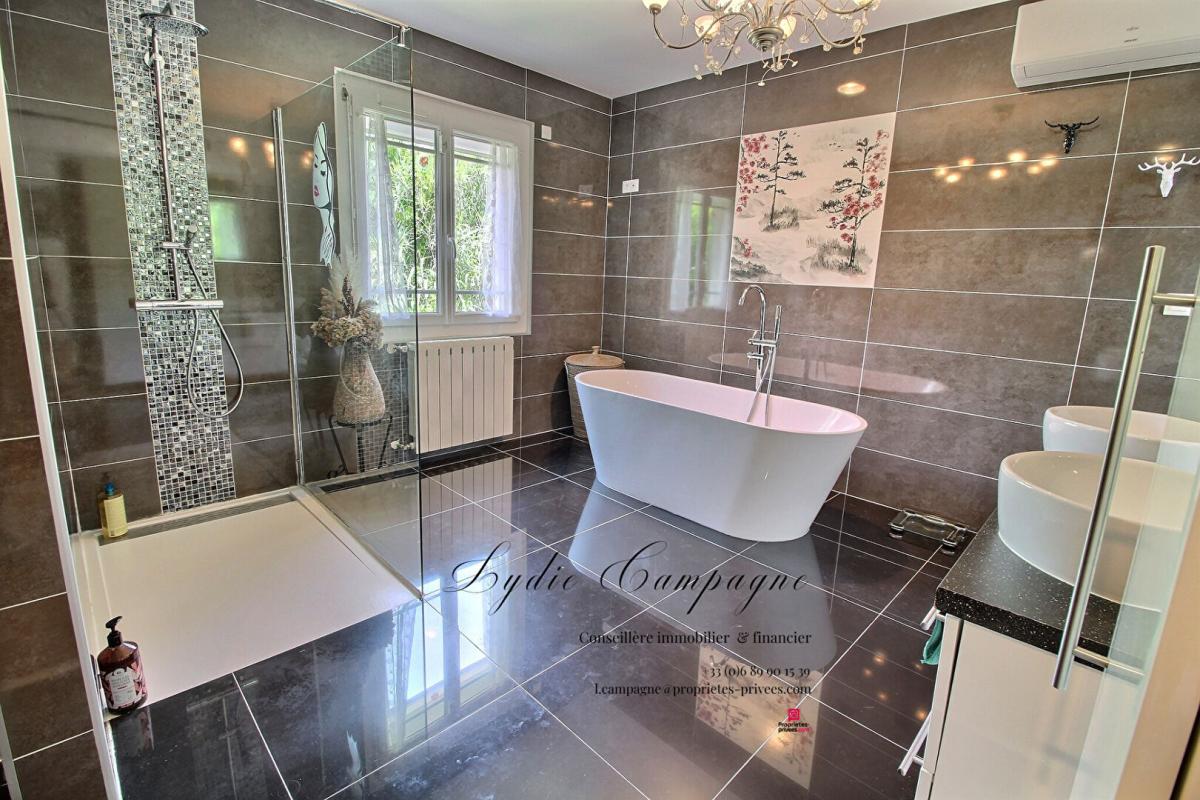 LEZIGNAN-CORBIERES Demeure de prestige 8 pièce(s) 200 m2 14