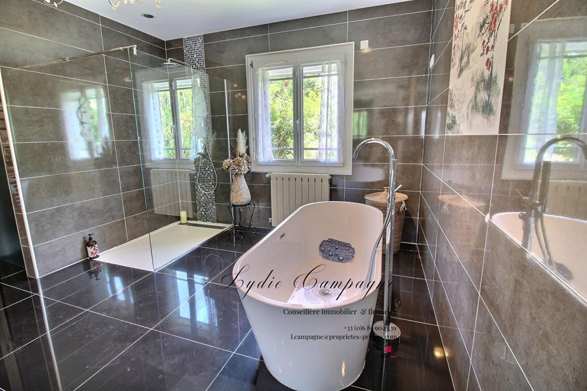LEZIGNAN-CORBIERES Demeure de prestige 8 pièce(s) 200 m2 7