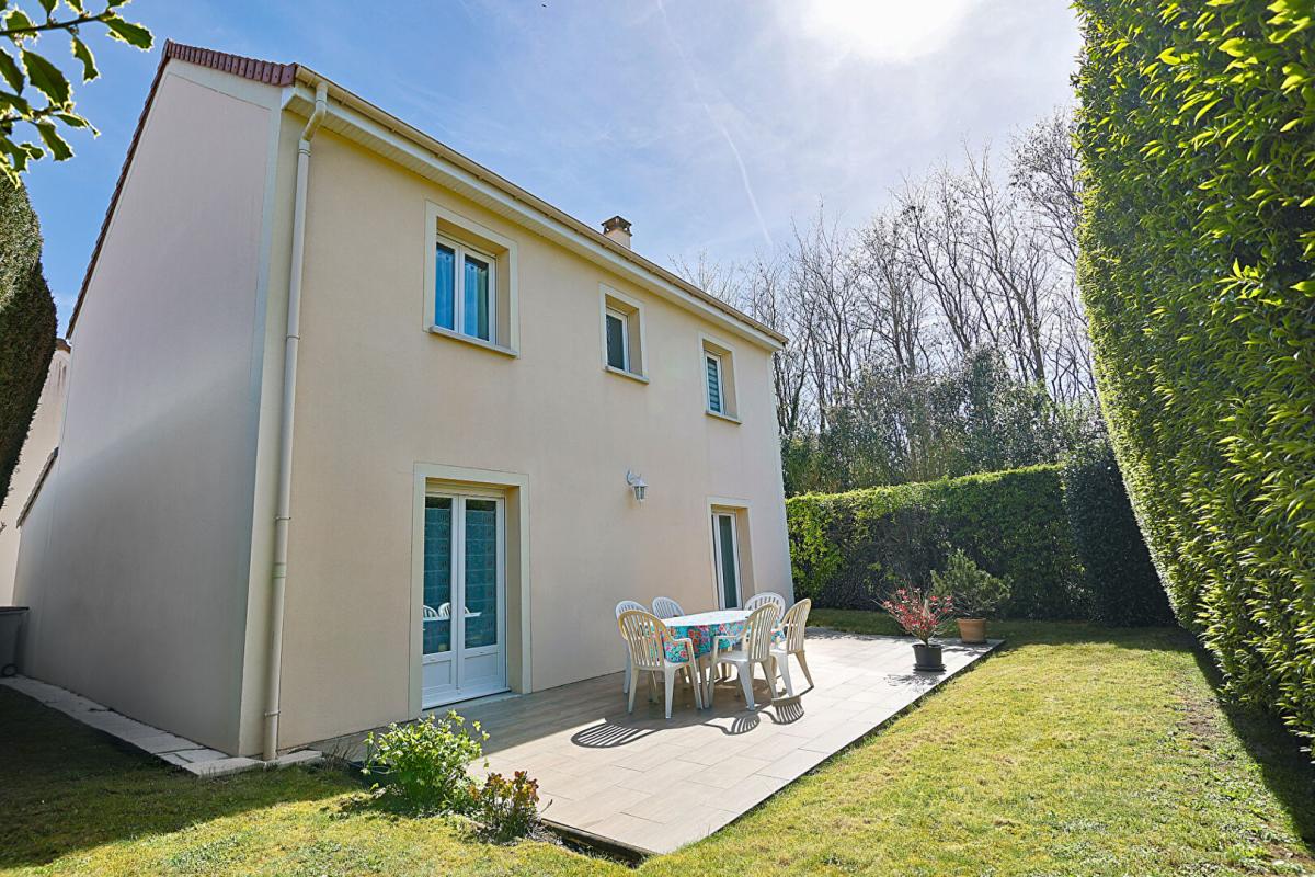 BRIE-COMTE-ROBERT Maison Brie Comte Robert 6 pièce(s) 111 m2 2
