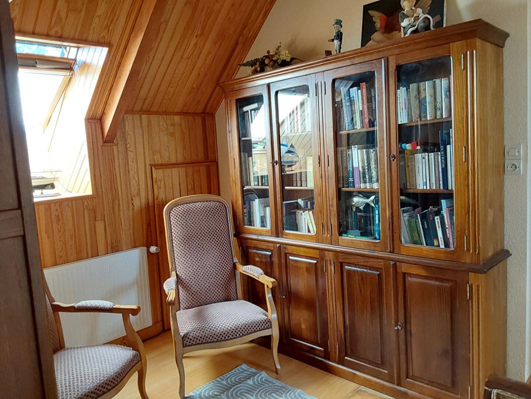ROSTRENEN Maison Rostrenen 6 pièce(s) 145 m2 11