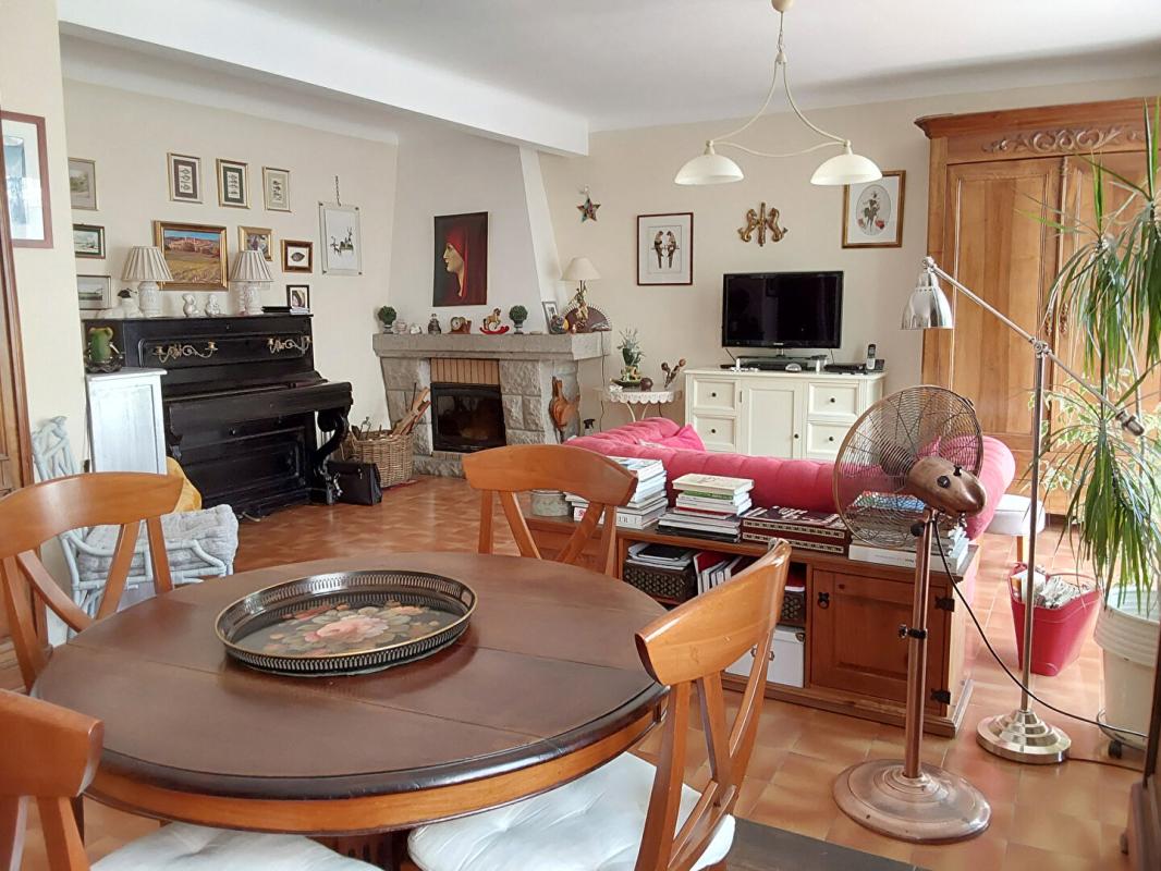 ROSTRENEN Maison Rostrenen 6 pièce(s) 145 m2 3
