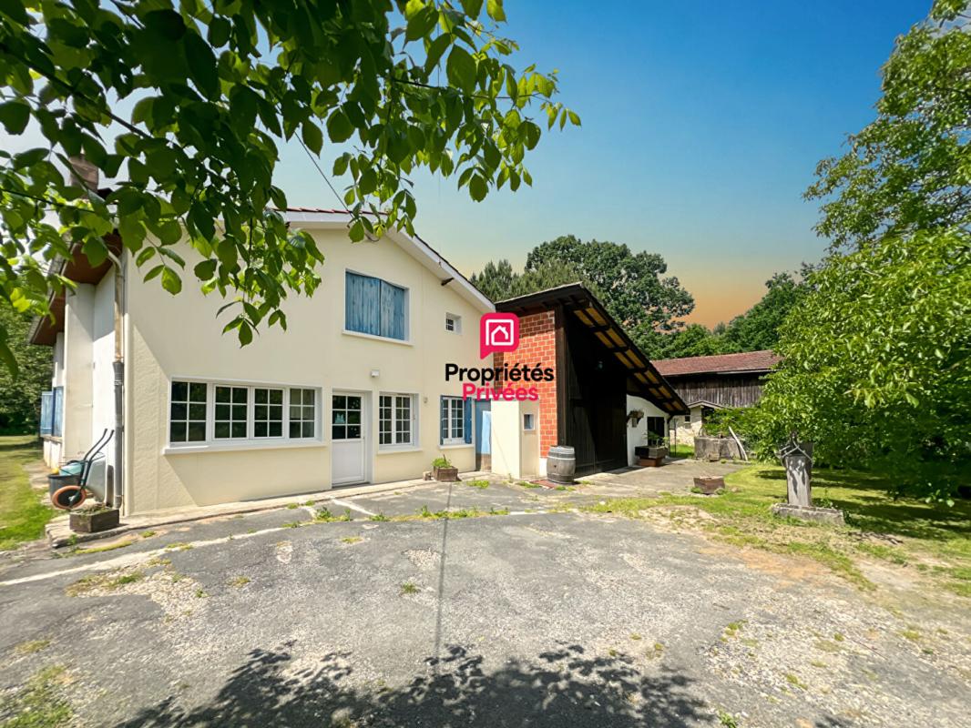 BAZAS Maison en pierre 118 m² sur plus d'un hectare avec dépendances 1