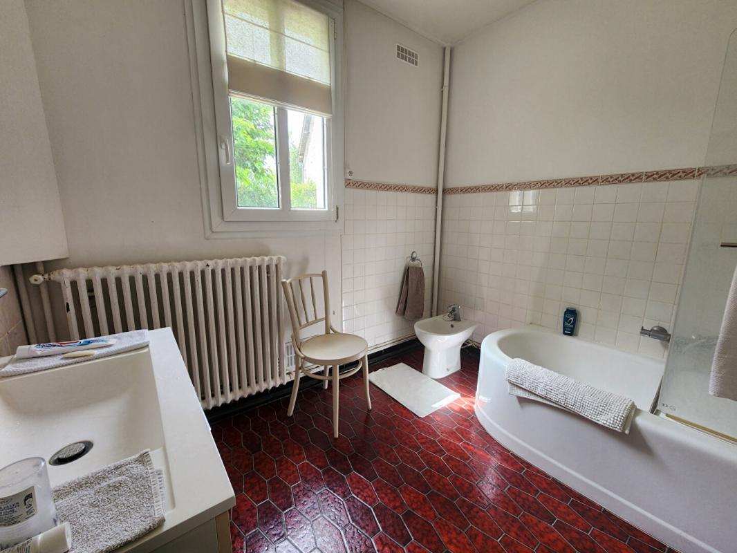 BRIDORE Maison Bridore 9 pièce(s) 225 m2 7