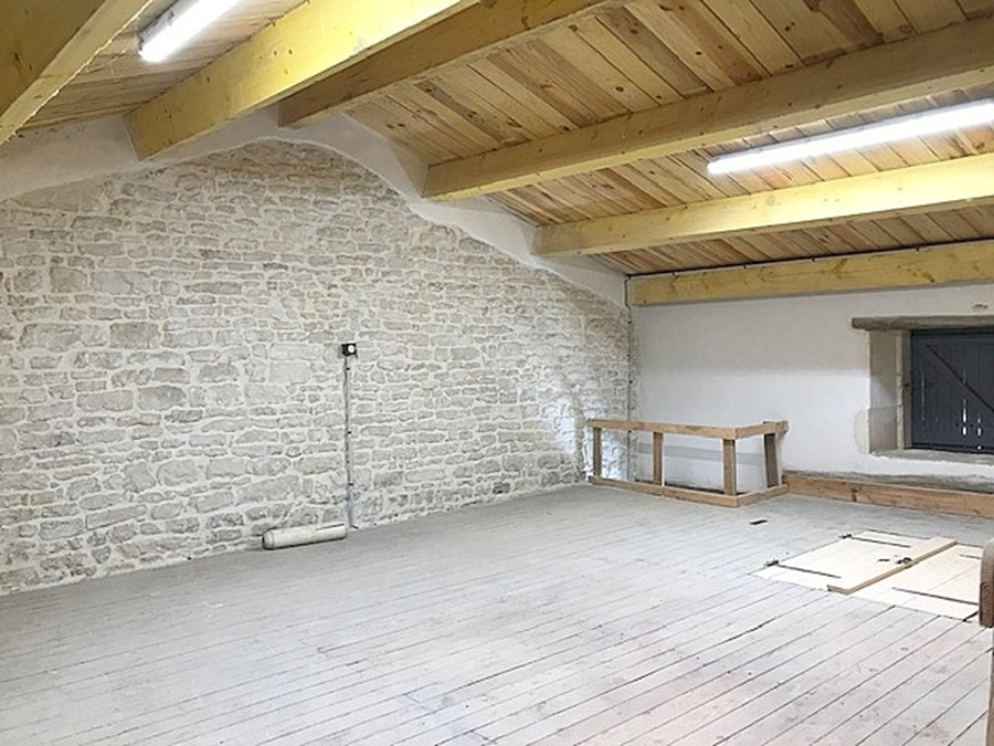 COURCON Garage sur 2 niveaux 70 m2 vendu loué 3