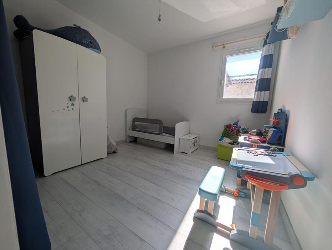 CHATEAUNEUF-LES-MARTIGUES Châteauneuf les Martigues Villa de plain-pied contemporaine au calme et sans vis-à-vis 11