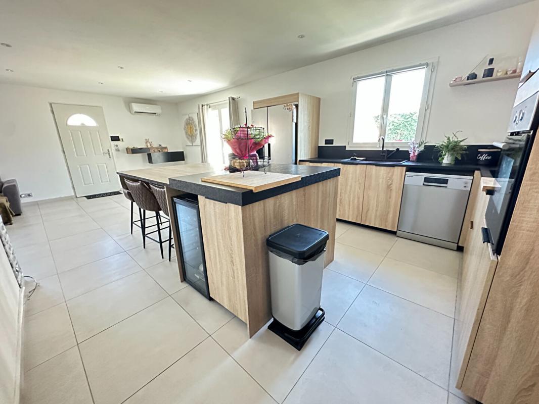 CHATEAUNEUF-LES-MARTIGUES Châteauneuf les Martigues Villa de plain-pied contemporaine au calme et sans vis-à-vis 6