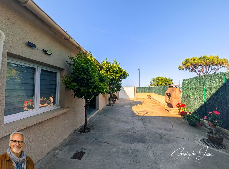 LEUCATE La Franqui - Ensemble immobilier rare avec vue mer, 3 logements et 2 garages 12