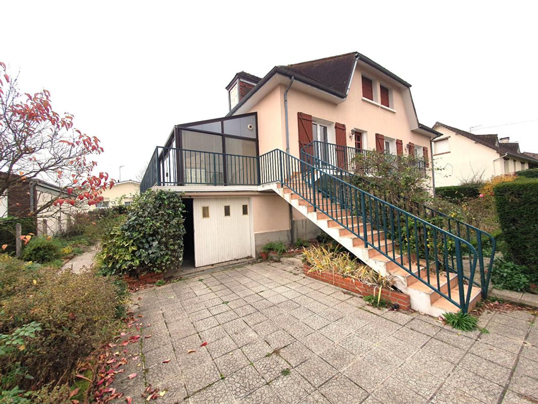 SAINT-DOULCHARD Maison Saint Doulchard 5 chambres 144 m2 1