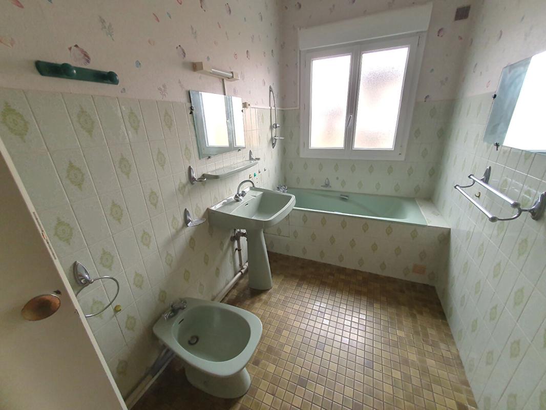 SAINT-DOULCHARD Maison Saint Doulchard 5 chambres 144 m2 10