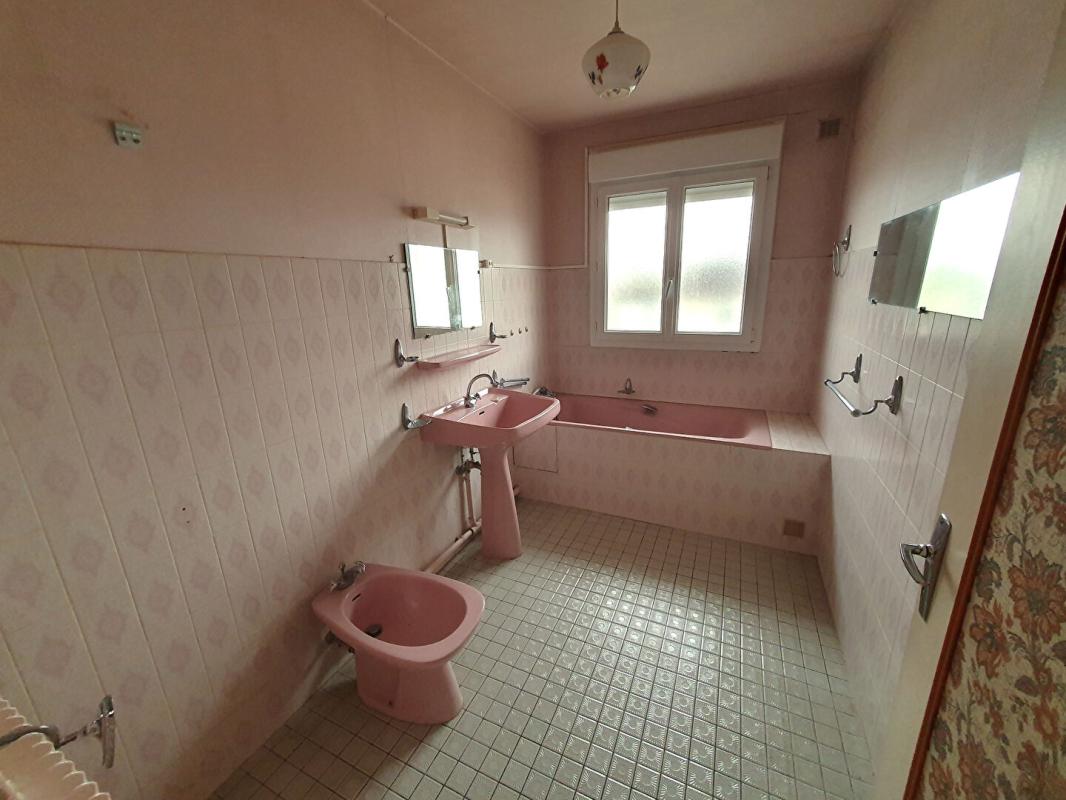 SAINT-DOULCHARD Maison Saint Doulchard 5 chambres 144 m2 11