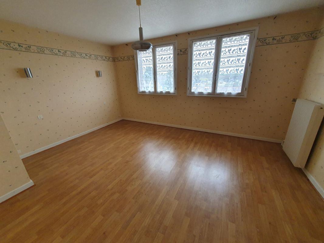 SAINT-DOULCHARD Maison Saint Doulchard 5 chambres 144 m2 5