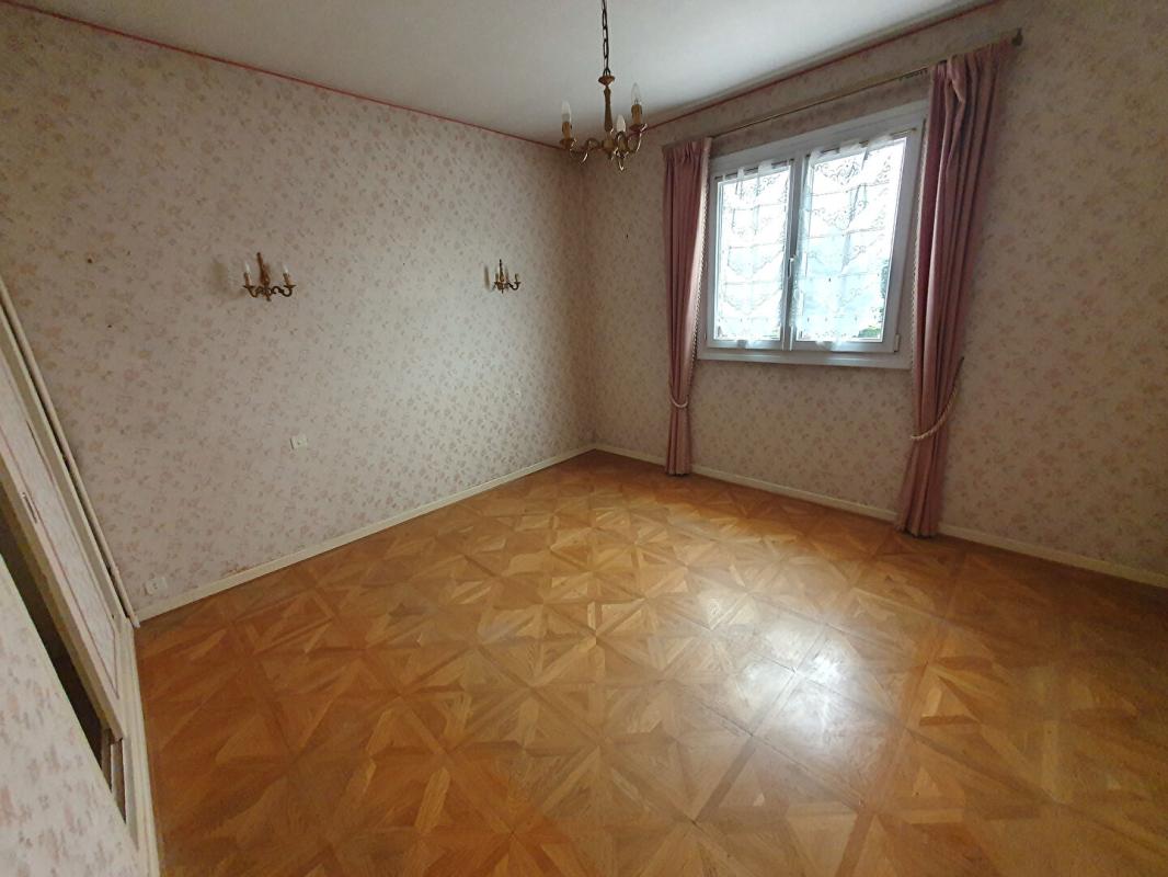 SAINT-DOULCHARD Maison Saint Doulchard 5 chambres 144 m2 9