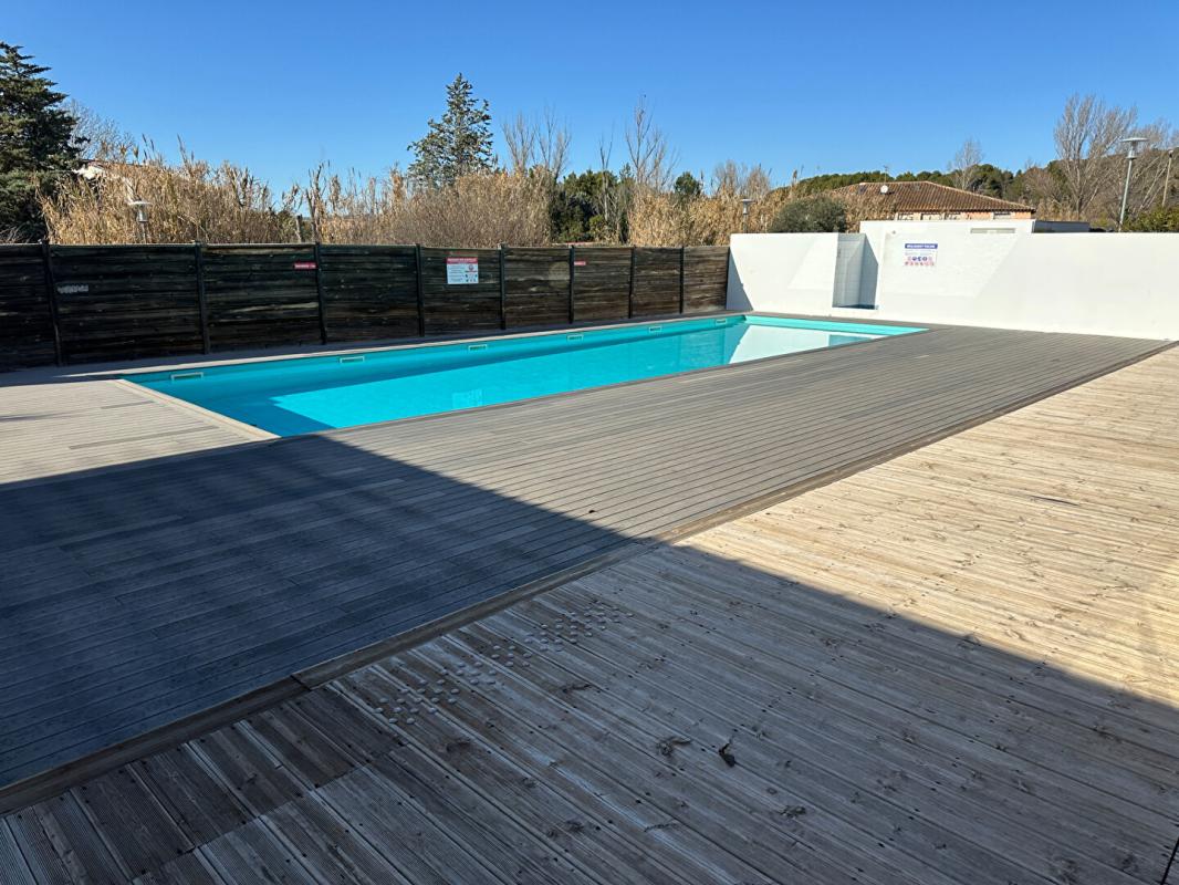 EGUILLES Studio de charme dans une résidence de vacances à Éguilles 11