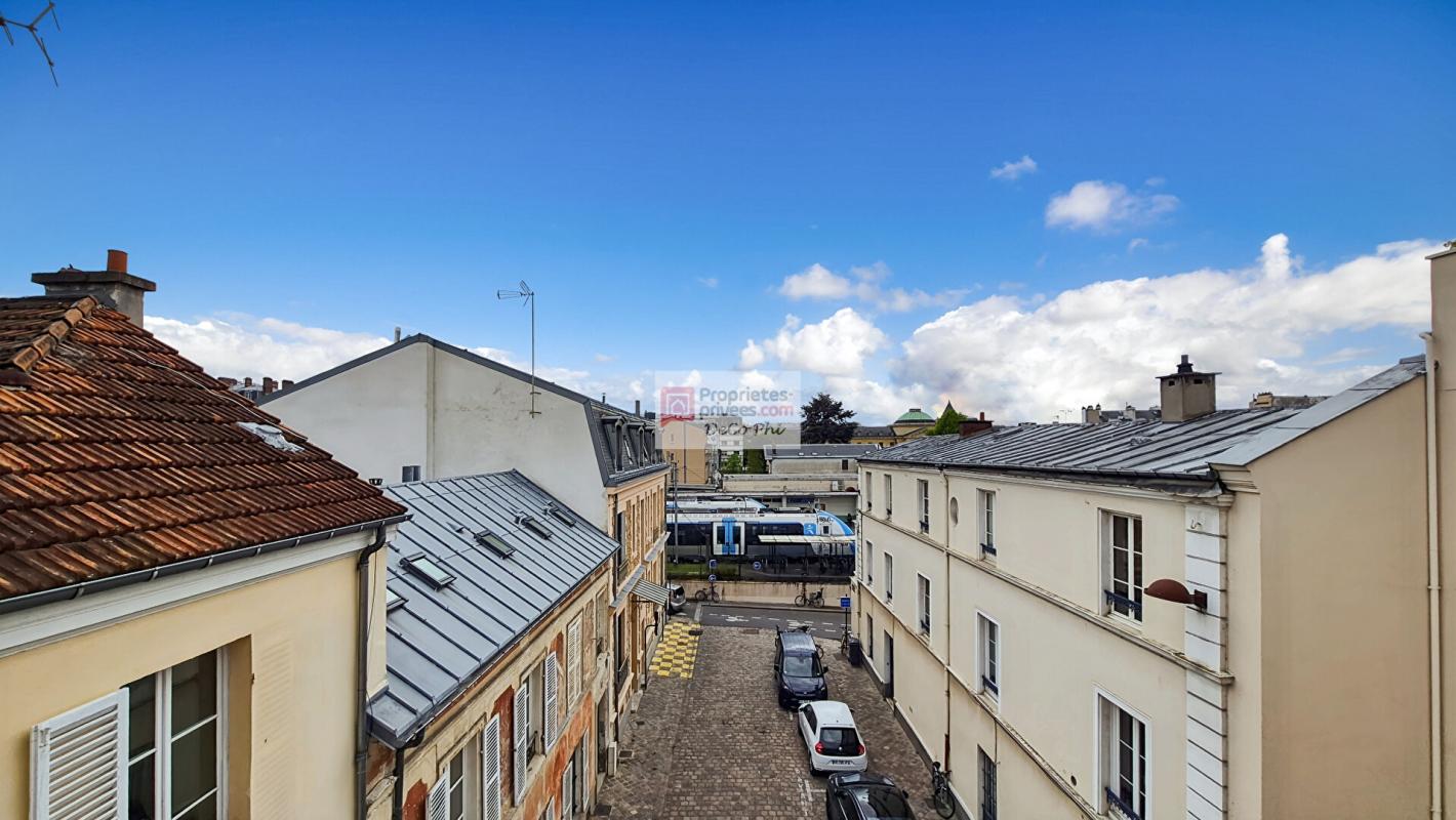 VERSAILLES Gare Versailles Rive-Droite  2/3 pièces  49 m2  Vue dégagée 1