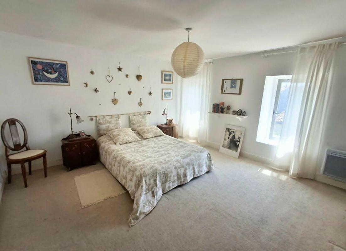 SAINT-AUBIN-DE-BLAYE Maison en pierre rénovée de 180 m² - 5 chambres, piscine et dépendance 13