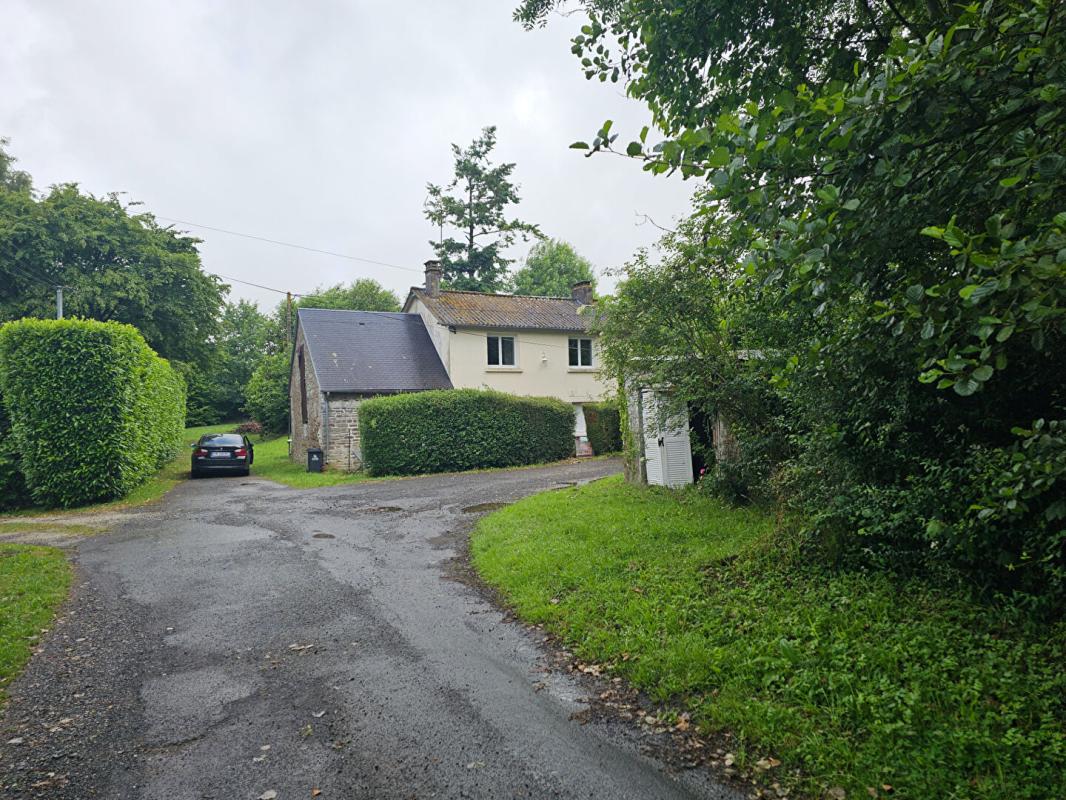 SAINT-JEAN-DES-CHAMPS Charmante maison en pierre, 3 chambres, aux portes de Granville 2