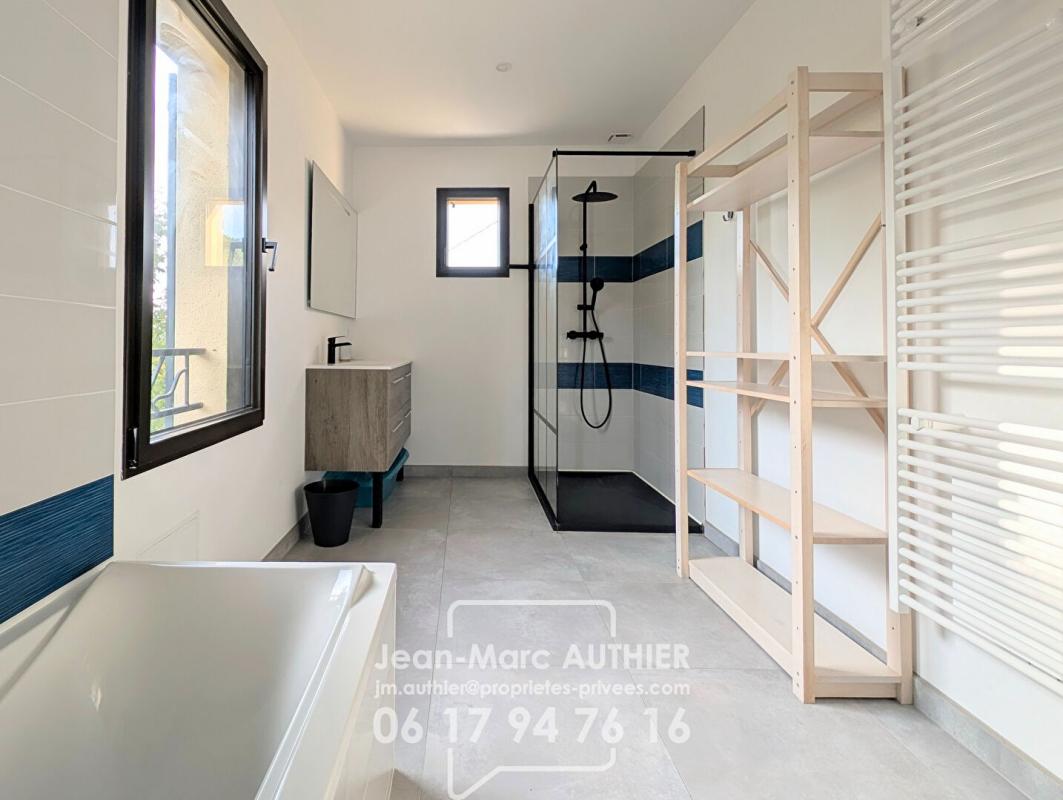 BELVES Propriété de charme, 212 m2, 6 chambres, piscine chauffée sur 6774 m2 de jardin 10