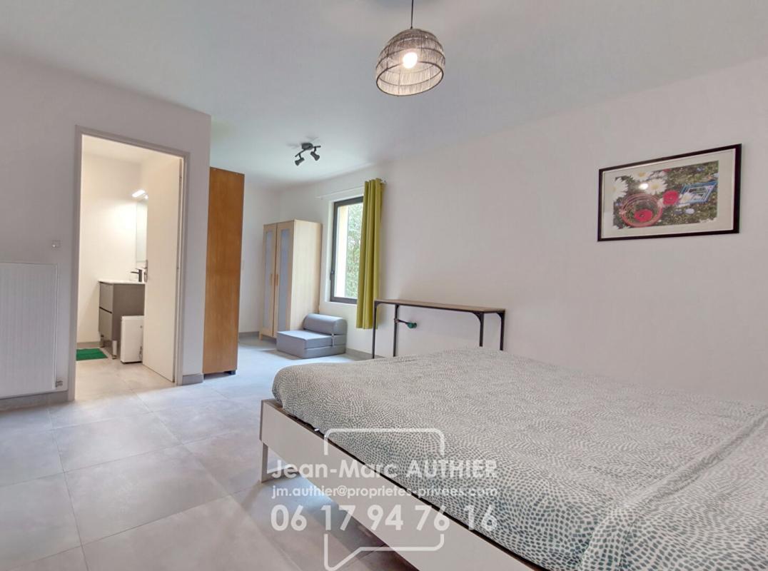BELVES Propriété de charme, 212 m2, 6 chambres, piscine chauffée sur 6774 m2 de jardin 11