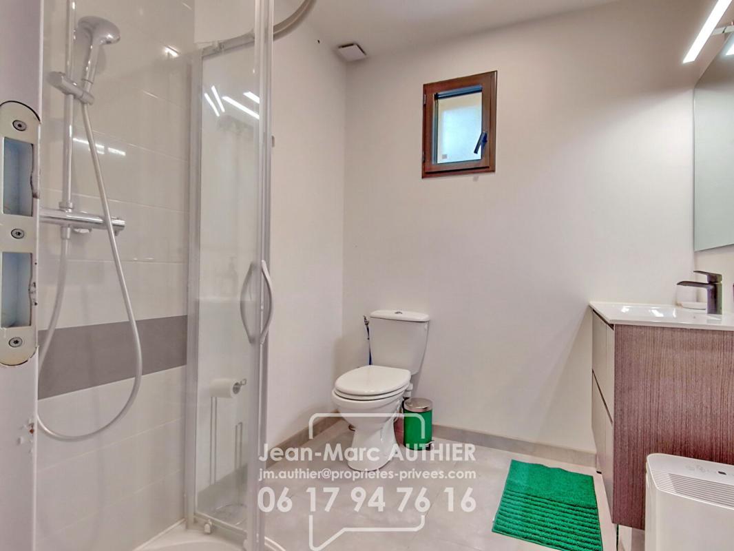 BELVES Propriété de charme, 212 m2, 6 chambres, piscine chauffée sur 6774 m2 de jardin 12