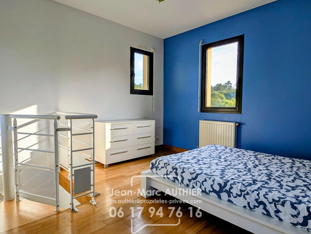 BELVES Propriété de charme, 212 m2, 6 chambres, piscine chauffée sur 6774 m2 de jardin 14