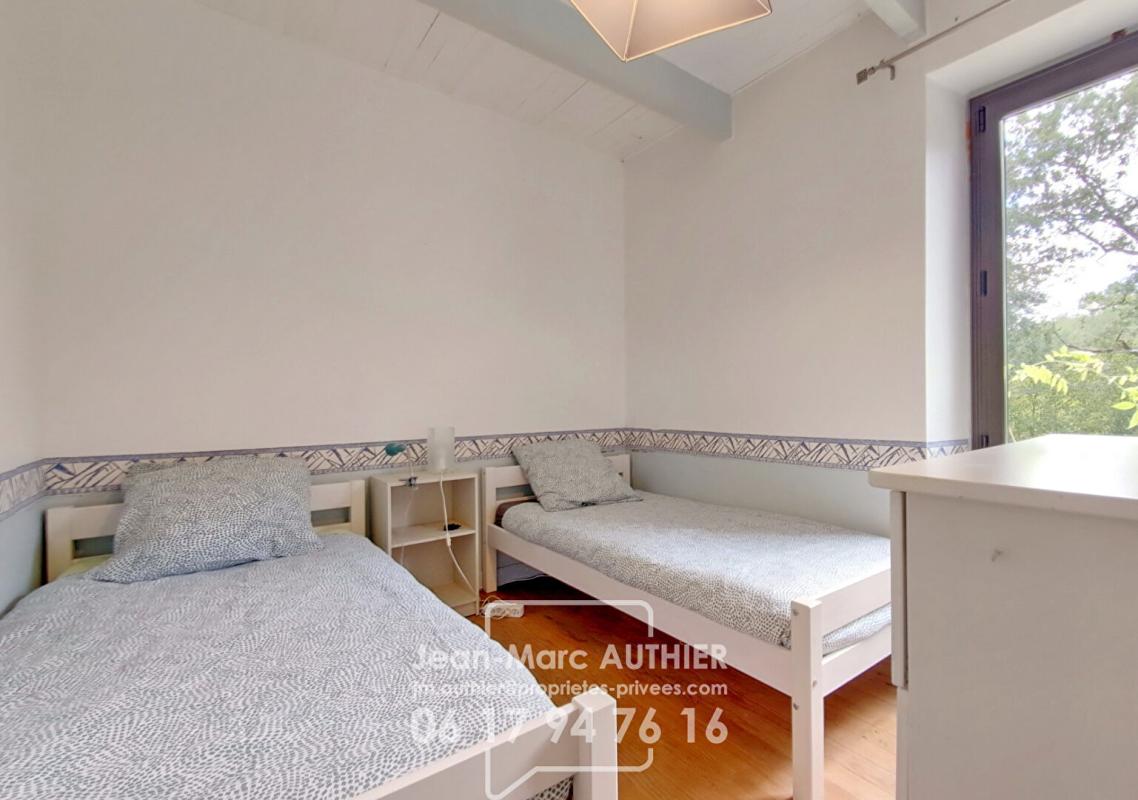 BELVES Propriété de charme, 212 m2, 6 chambres, piscine chauffée sur 6774 m2 de jardin 15