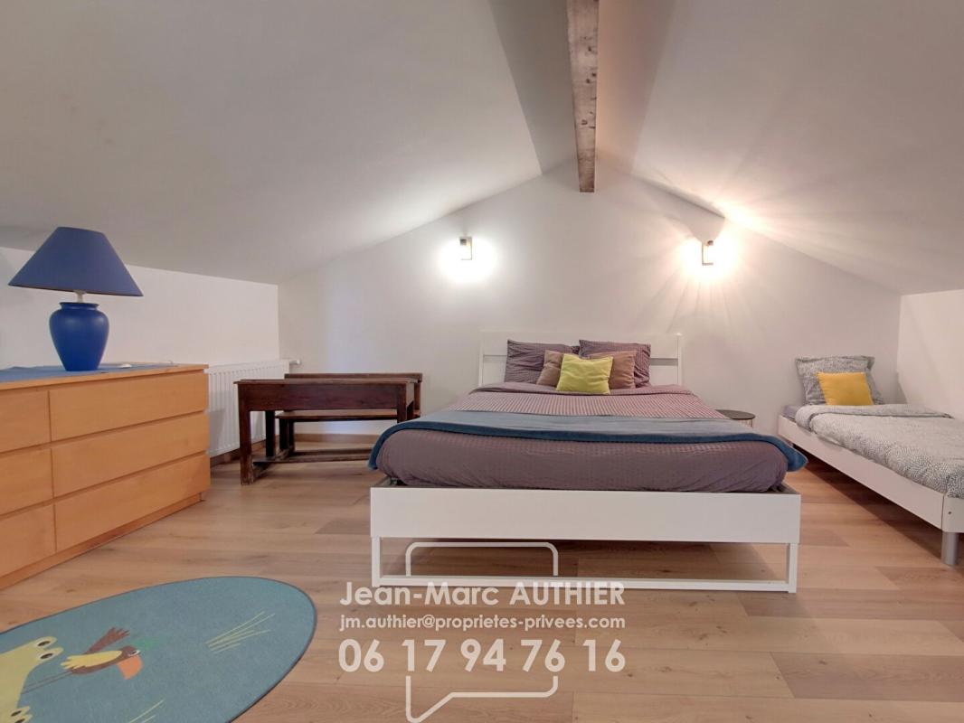 BELVES Propriété de charme, 212 m2, 6 chambres, piscine chauffée sur 6774 m2 de jardin 16