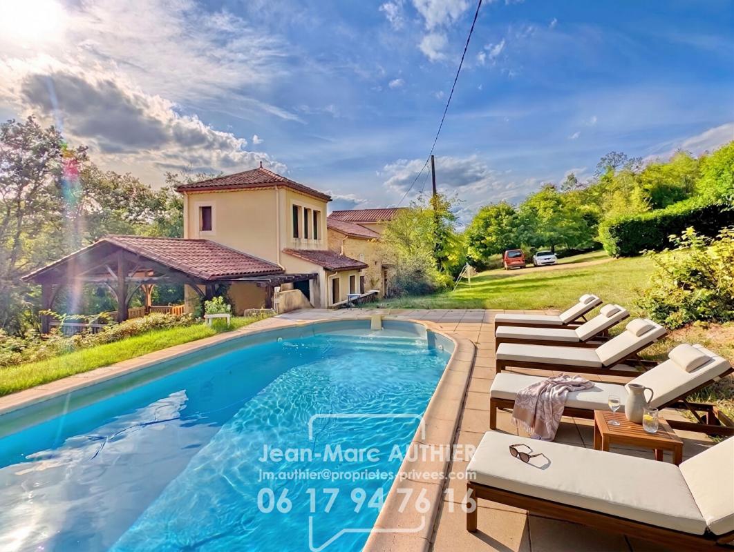 BELVES Propriété de charme, 212 m2, 6 chambres, piscine chauffée sur 6774 m2 de jardin 18