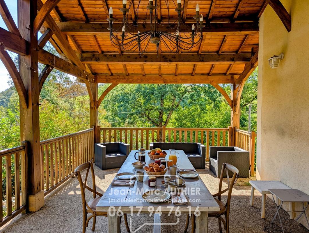 BELVES Propriété de charme, 212 m2, 6 chambres, piscine chauffée sur 6774 m2 de jardin 5