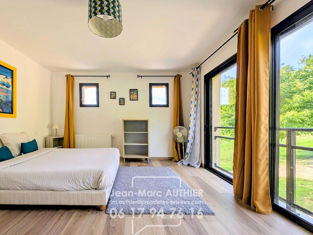 BELVES Propriété de charme, 212 m2, 6 chambres, piscine chauffée sur 6774 m2 de jardin 9