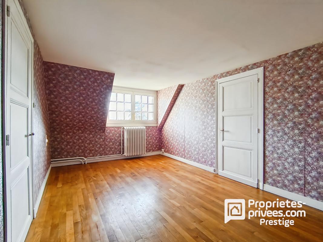 LUYNES Propriété de charme .Maison bourgeoise en tuffeau, dépendance XVII, parc paysager 13