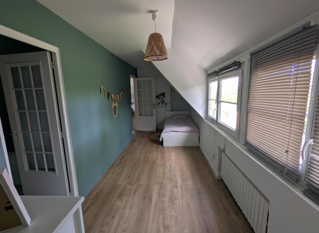 LE FAVRIL Longère d'environ 185m2 rénovée avec goût sur parcelle de 1068m2 14