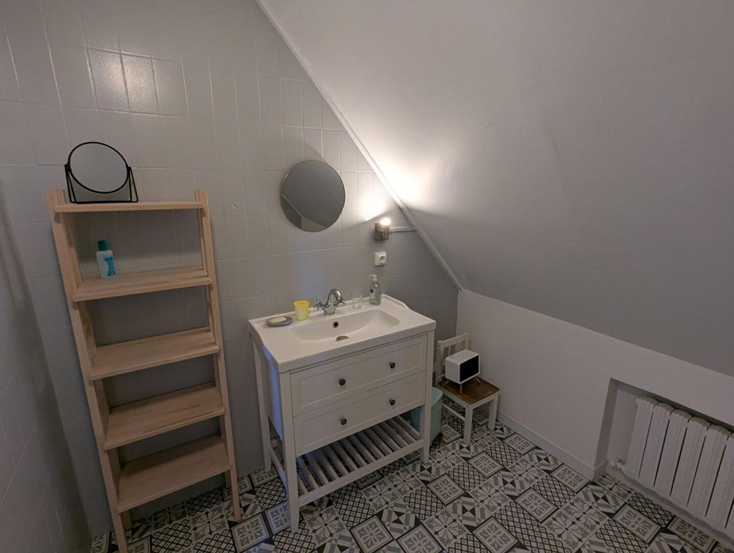 LE FAVRIL Longère d'environ 185m2 rénovée avec goût sur parcelle de 1068m2 15