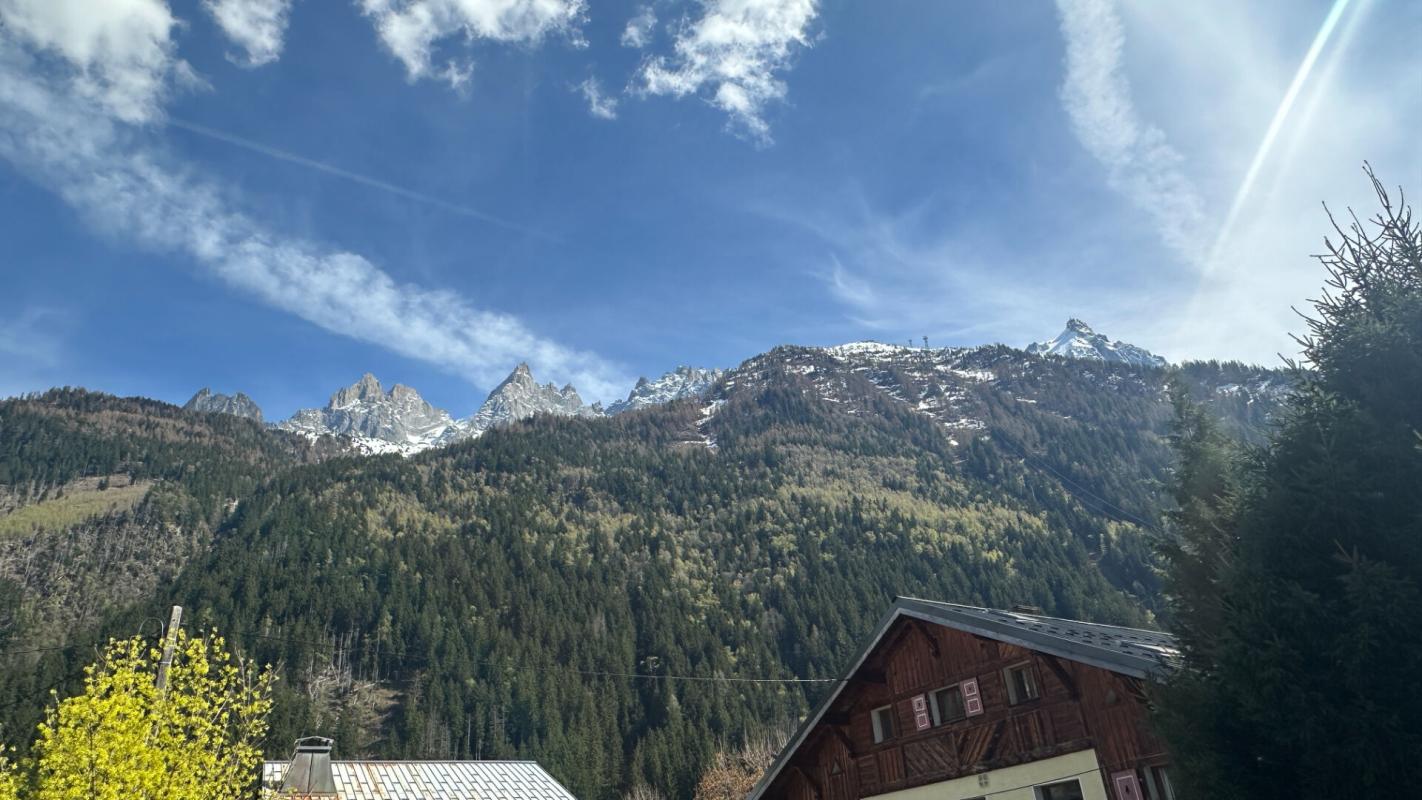 CHAMONIX-MONT-BLANC Chamonix - Chalet rare proche centre-ville avec vue exceptionnelle Mont-Blanc et Aiguille du Midi 2