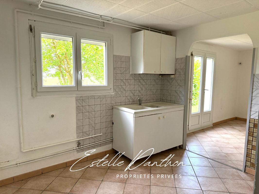 BEAUREPAIRE Maison Beaurepaire avec potentiel studio 12