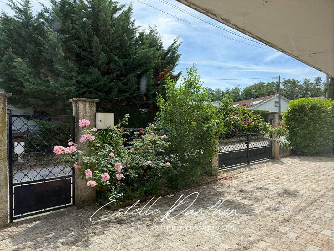 BEAUREPAIRE Maison Beaurepaire avec potentiel studio 2