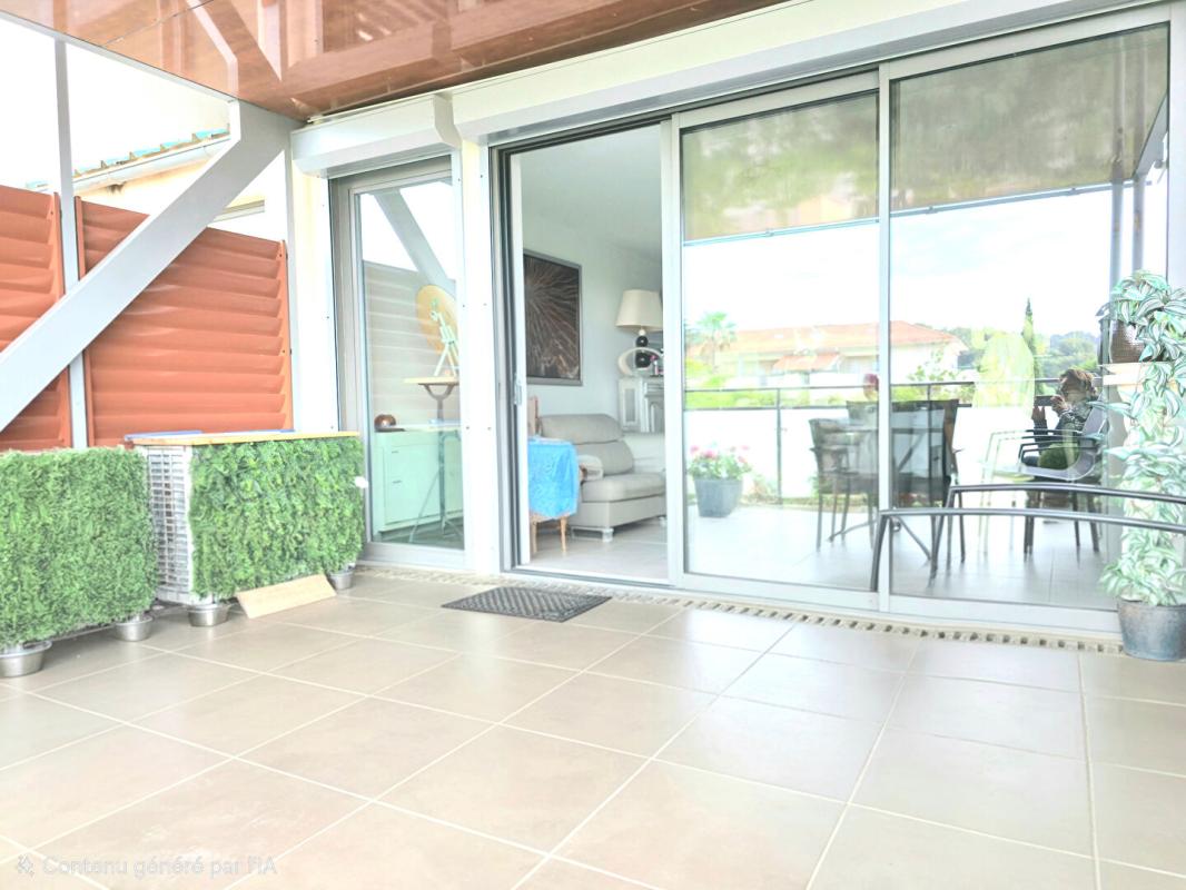 LE LAVANDOU Appartement  3 pièce(s) 65 m2 terrasse / 2 PARKING et ascenseur 10